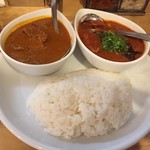 スパイスボックス - 180531左チキンカレー右現地エビカレー