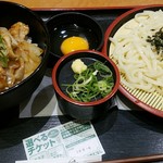 宮本むなし - 生姜風味の豚丼とざるうどんセット790円