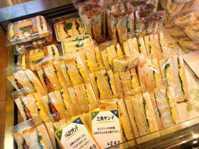 ミッシェル 旅の朝食を 喰らう By フィンクス 石窯パン工房ミッシェル 花巻本店 石窯パン工房michel 花巻 パン 食べログ
