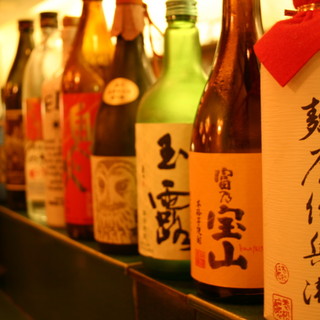 全国から集めた銘酒と共に味わえます。