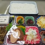 福山まるたま - まるたま弁当410円　ハムカツとまかろにグラタン(2018.07.05)