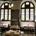 LA FERMATA Torino - 中のテーブル