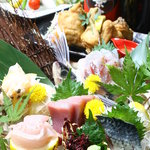 隠れ家酒房 やっとこ - 料理写真:旬の魚を使った刺身も付いたコース料理！