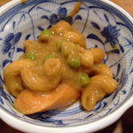 魚屋はちまき - マカロニとソーセージのカレー和え