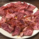 神戸牛・個室焼肉 大長今 - ロースとサガリ