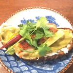 ブリコラージュ ブレッド アンド カンパニー ダイニング・カフェ - ブリコラージュブレッドと豆腐サワークリームに、津軽鶏もも肉、埼玉有機栽培・万願寺唐辛子のグリーンカレー。20180705