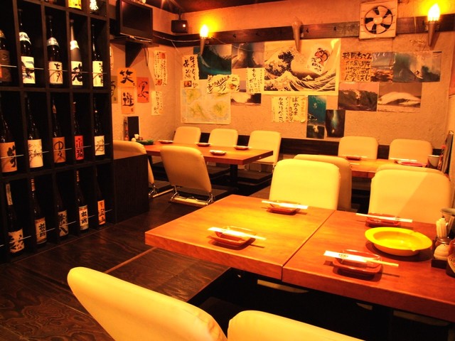 The Photo Of Interior Kichijoujikkoizakayaibushiyamokkun Tabelog