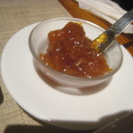 トラットリア ダイ パエサーニ - カンノーリ用のジャム。どういうわけかラグーの味がする！しかし使っているのはトウガラシだけらしい。