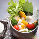 Kumamoto basashi to jummai shu sakura - 自家製ソースの野菜スティック