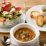 サラダと本日のスープ＆バケットセット（シーザーサラダ or ハウスサラダ）