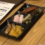 丸海屋 離 - 漬物盛り合わせ