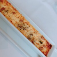 アルカナ 東京 - 前菜:キッシュ(ズッキーニ、マッシュルーム、松の実)