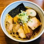 麺処 びぎ屋 - 醤油ラーメン全部入り（1,000円）