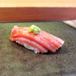 伊勢鮨 - 大トロ。A5ランク和牛のよう（笑）、綺麗な包丁、わさびの甘さと相乗効果