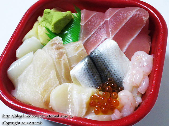 新オープン 丼丸四つ葉 可知店 ローストビーフ温玉丼 うにネギトロ丼