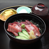 本まぐろ　赤身・中とろ・大とろ丼 
