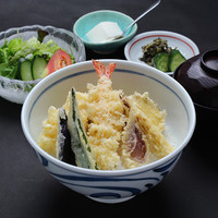 季節の天丼〈季節により内容が変わります〉