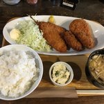 Nondo - ミックスフライ定食(税込700円)・アジ、コロッケ、カキ2つ