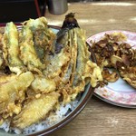 豊野丼 - 鯨天丼にいわし単品で