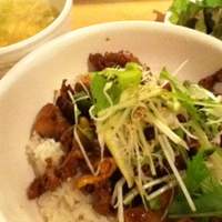 赤身焼肉 かるびあーの 新橋店 - お味は絶妙！焼肉丼セット