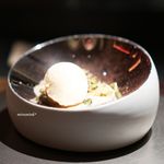 エクアトゥール - ピスタチオのティラミス、ラム酒のアイス バナナのピューレ