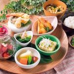 ブック&カフェ こ・らっしぇ - ※週末限定なないろプレート地元の食材を使用したメニュー