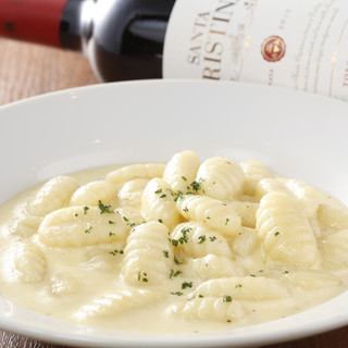 ゴルゴンゾーラチーズ盛りだくさん！