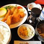 味工房 おお木 - ミックスフライ定食　1050円