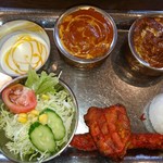 タージ・マハル おゆみ野店 - カレー＊カトリ右)本日のカレーのチキンマッシュルーム、左)マトン