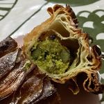 パンやきどころ RIKI - ピスタチオ入りアーモンドクリームとチョコチップ