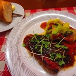 ビストロ アオキ - ポークのサルティンボッカとクロソイのタプナードソース