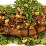 Somboon Seafood - よくわかりませんが川魚の唐揚げ