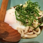 うどんとぼんた - 温玉ぶっかけ（小）