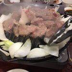 大衆中遊華食堂 八戒 - ジンギスカン焼き焼き風景