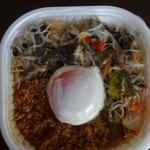 セブンイレブン - 料理写真:1/2日分の野菜!ガパオ風ライス