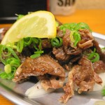 立ち呑み しゅう - 牛スジ塩コショウ炒め