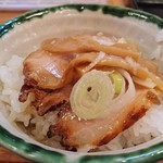 中華蕎麦 春馬 - 俺流チャーシュー丼でーす☺️