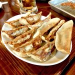 久茂地 免許皆伝酒場 - ＊「味一番」焼餃子（5個）（¥380）
            ※毎日17〜19時は¥190