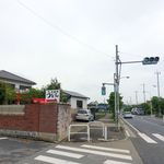 るぽ - 新小金井街道、武蔵野うどんと鳥居のところを左折