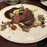 宇宙と描いてSAKABAとよむ - アンガス牛ロース肉のステーキ