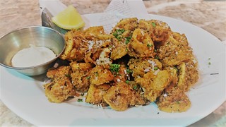 h BOSTON Seafood Place - Fried Calamari with Tartar Sauce