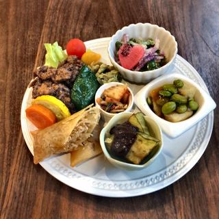 オーガニック カフェ&ダイニング グレインズ_1