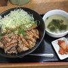 焼肉丼専門店 はやらせ亭。