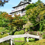 カフェ ラウンジ アンド バー アゼリア - 庭園から眺める蒲郡クラシックホテル