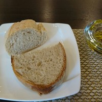 フランス料理 Fleurir - これを食べてから、家でもパンのお供がオリーブオイルに