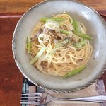 ラナカフェ - ベーコンとアスパラのクリームソースパスタ