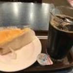 モリバコーヒー - アイスコーヒーとミルクレープ