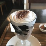 バナナカフェ - チョコムースとコーヒーゼリー。
                                美味し。