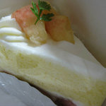 サンニコラ - 桃のショートケーキ