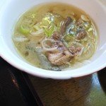 魚住 - かつおあら汁(飲み進めると…)